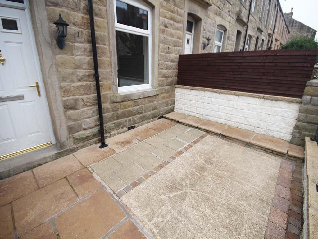 3 bedroom mid terrace house To Let in Barnoldswick - IMG_6875.jpg